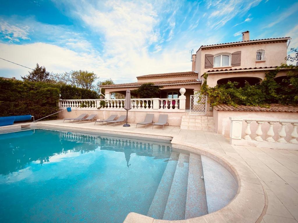 La Villa Des Ames Liees Ντραγκινιάν Εξωτερικό φωτογραφία